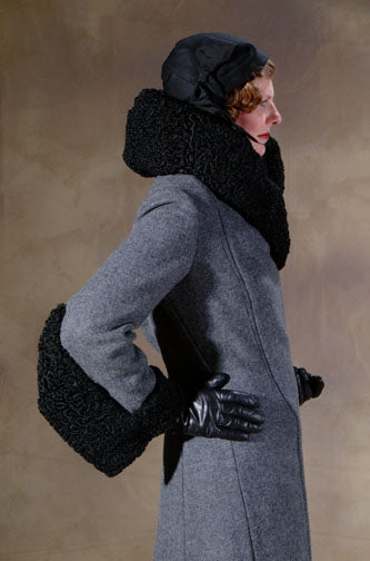 1929 Fur-Trimmed Coat with Large Collar C20-6611